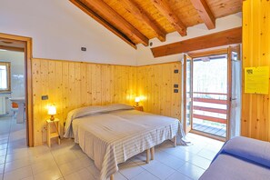 Desk, iron/ironing board, free WiFi, bed sheets - La Gran Becca A (Antey-Saint-Andre)