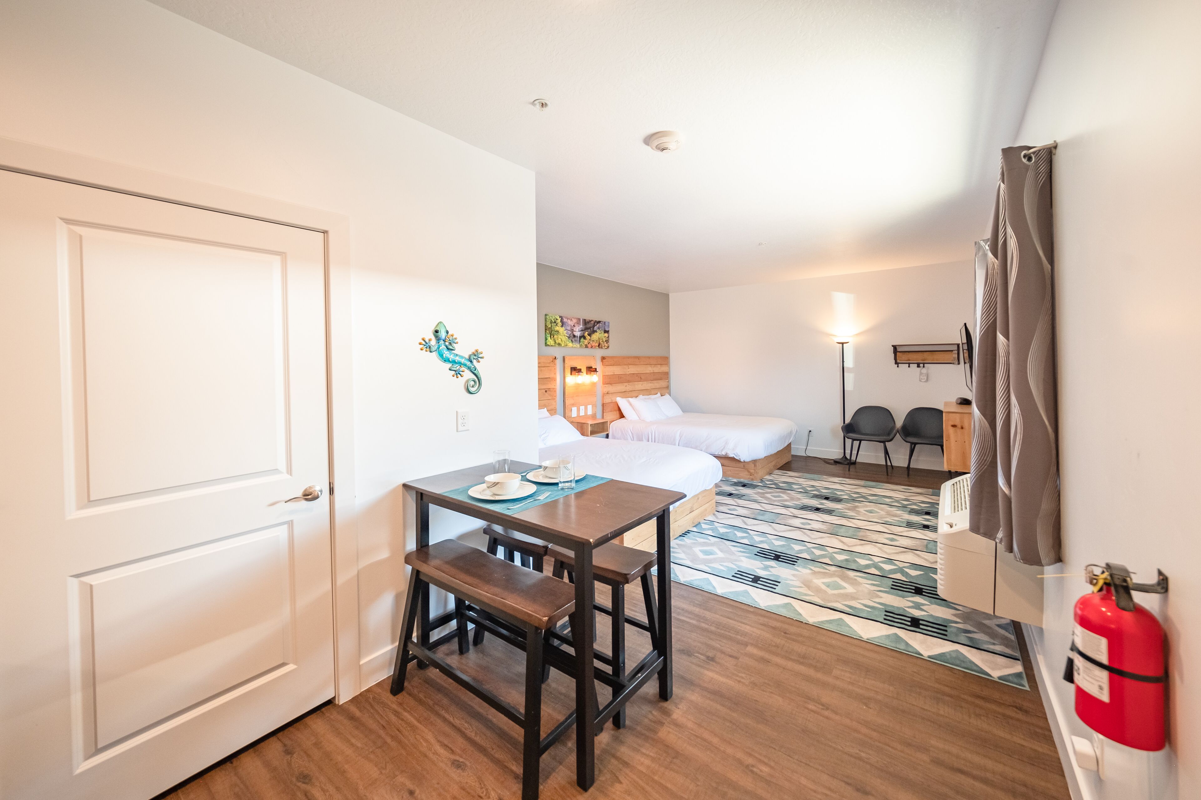 Studio Suite, 2 Queen Beds | Hypo-allergenic bedding, memory foam beds, individually decorated