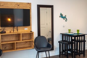 特色开间, 1 张特大床 | 客房内用餐