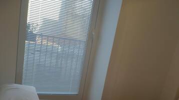 Individuell dekoriert, individuell eingerichtet, Schreibtisch