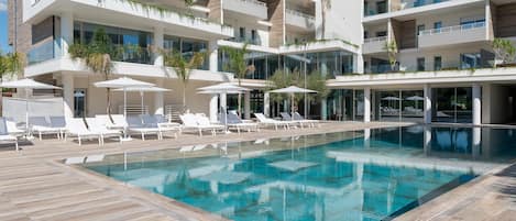 Piscine extérieure (ouverte en saison)