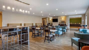 Desayuno continental gratuito y diario