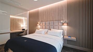 Superior-Suite | Allergikerbettwaren, Minibar, Schreibtisch