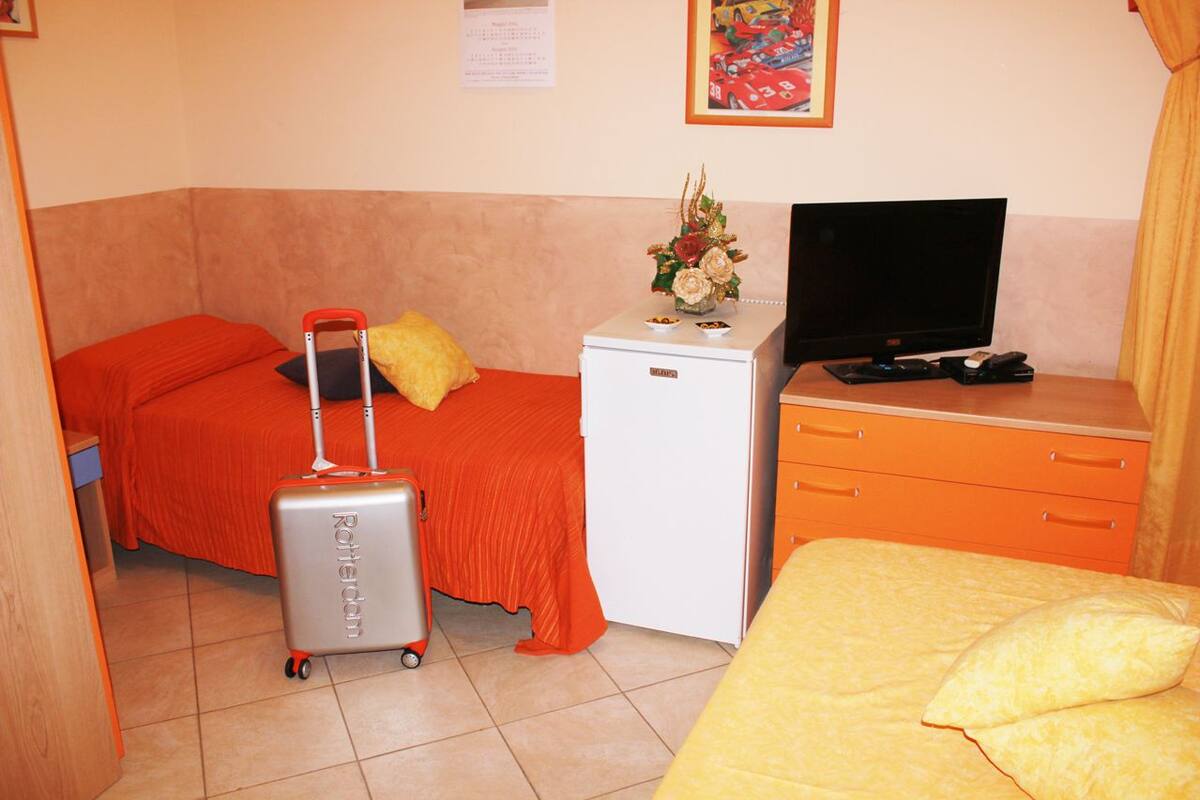 Chambre familiale | Bureau, accès au Wi-Fi (inclus), literie fournie