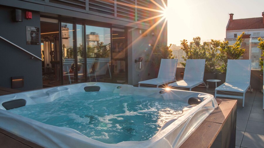 SORO Montevideo, Curio Collection by Hilton