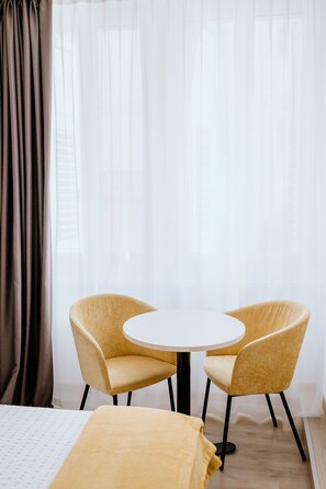 Comfort Double Room, City View | Hypo-allergenic bedding, minibar, soundproofing, free WiFi