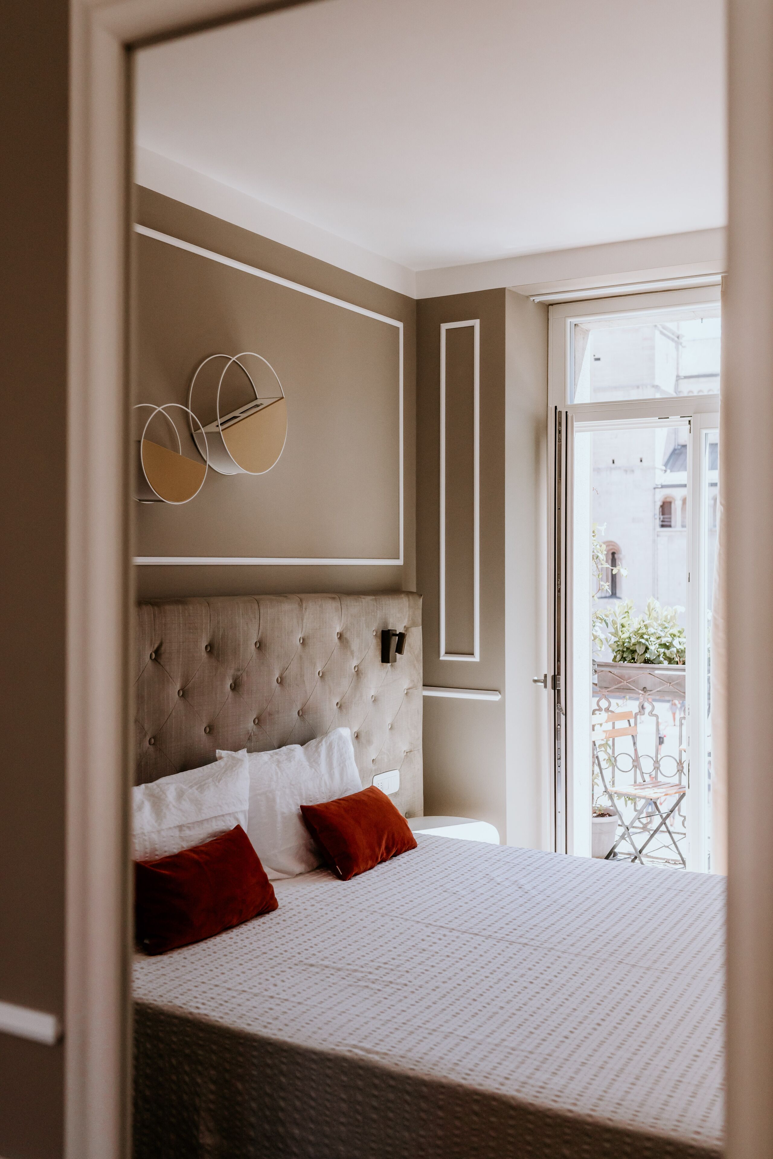 Habitación Deluxe, balcón, vistas a la ciudad | Ropa de cama hipoalergénica, minibar, sistema de insonorización