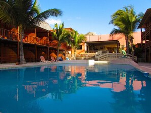 2 outdoor pools
