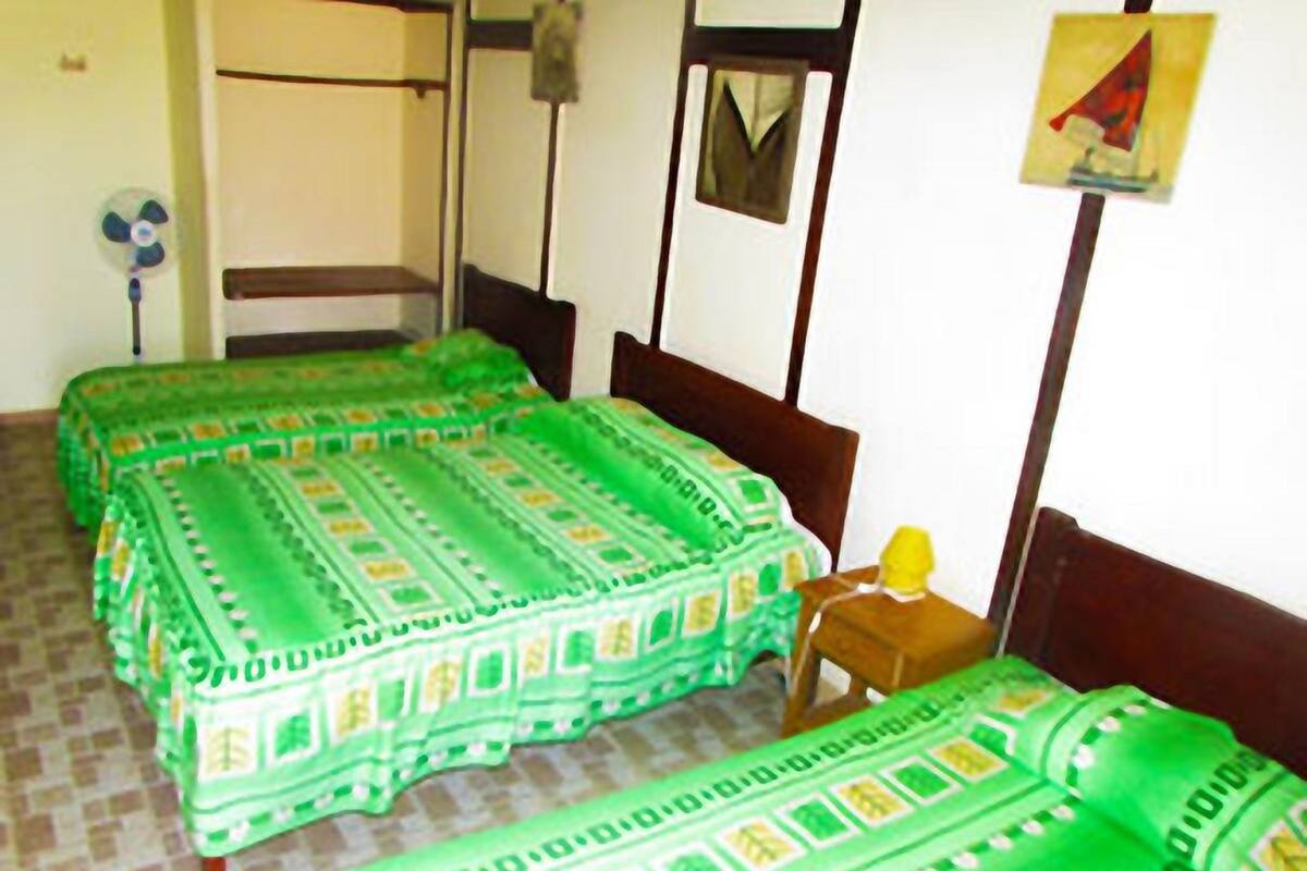 Individually furnished, laptop workspace, free WiFi, bed sheets