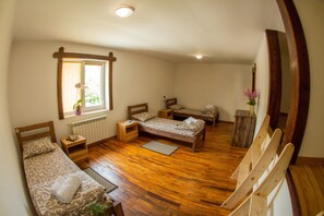 One Bed in 4 Bed Mixed Dormitory | Laptop workspace, blackout drapes, iron/ironing board, free WiFi