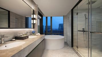 Dusche im Bad