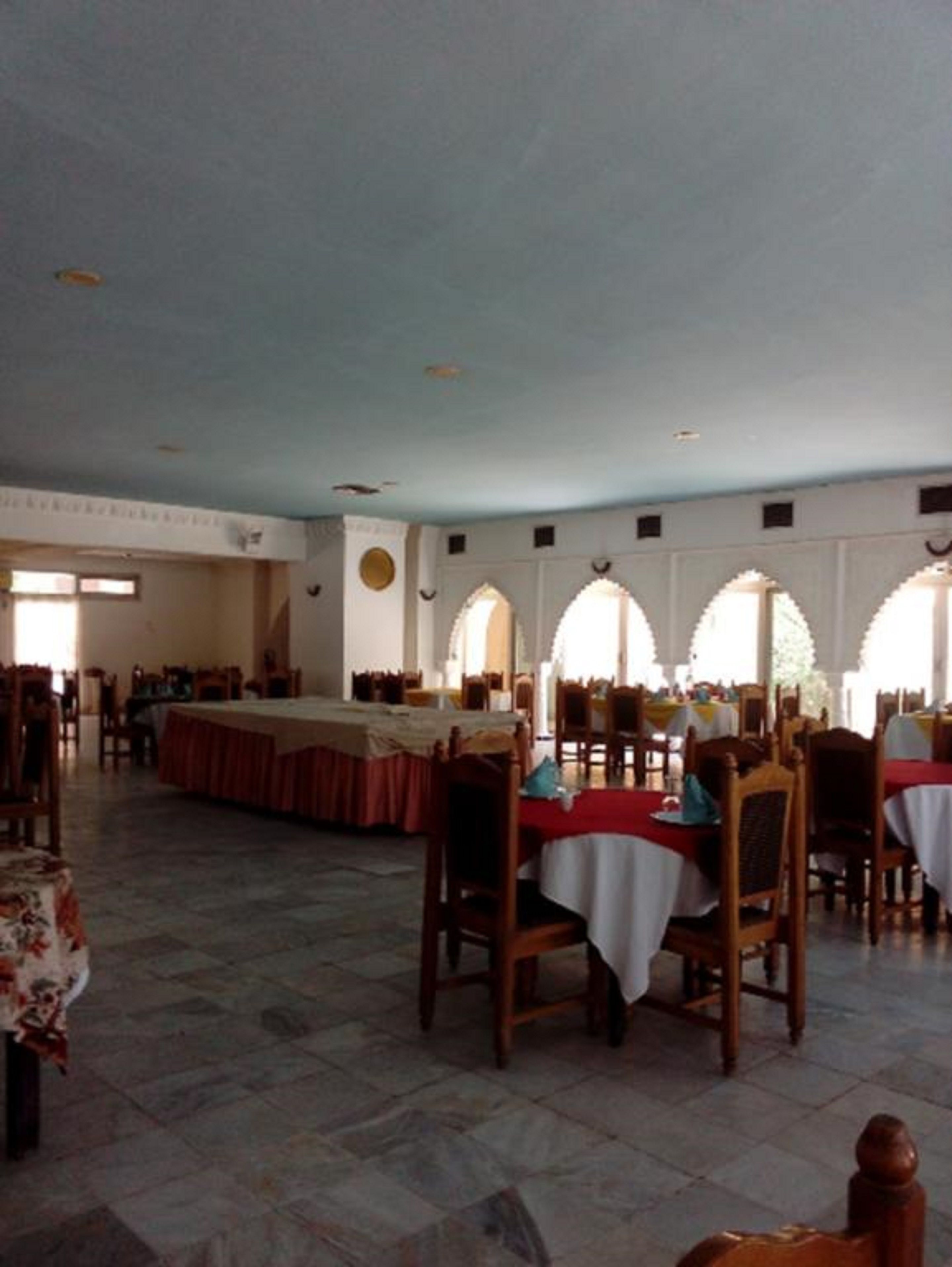 Breakfast, lunch, dinner served; local and international cuisine 