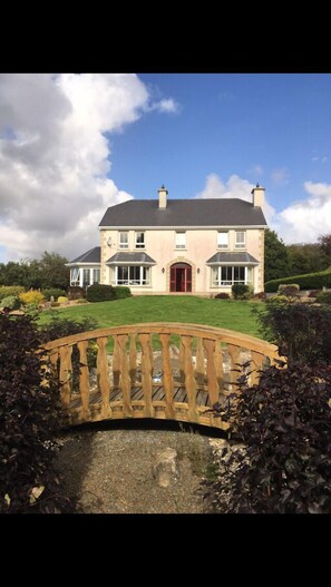 Front of property - Carrick House B&B (Killybegs)