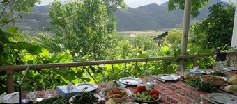 Anush B&B