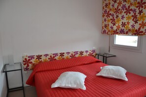 1 chambre, lits pliants/supplémentaires, Wi-Fi gratuit, draps fournis