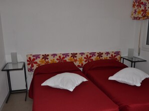 1 chambre, lits pliants/supplémentaires, Wi-Fi gratuit, draps fournis