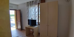 Double or Twin Room (4)