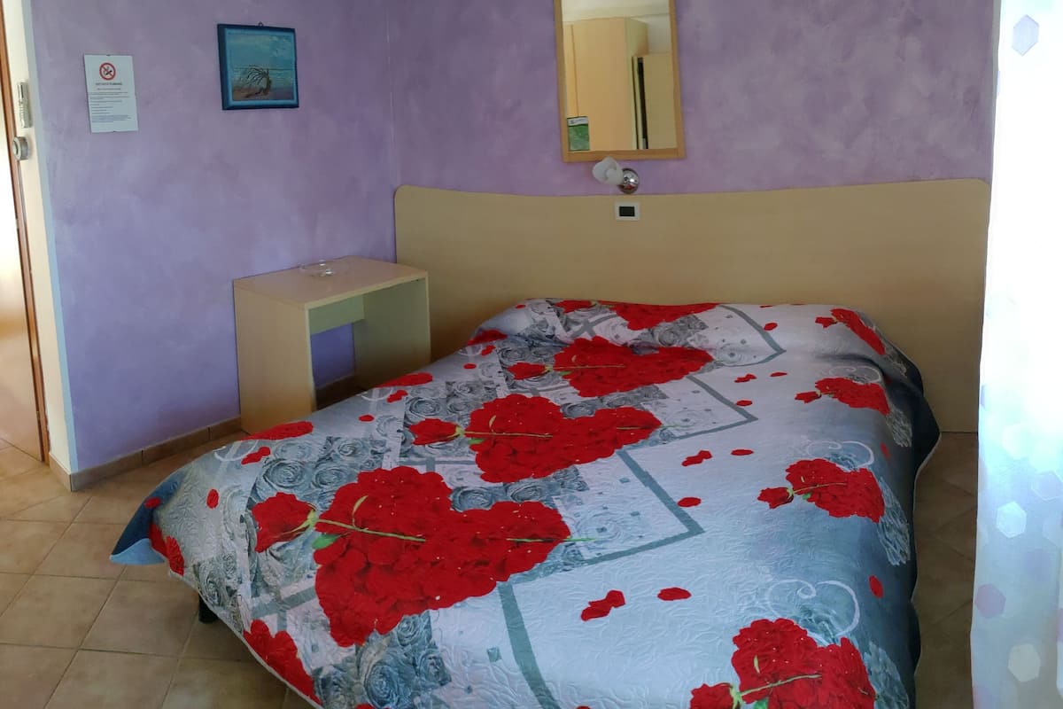 1 habitación, wifi gratis y ropa de cama