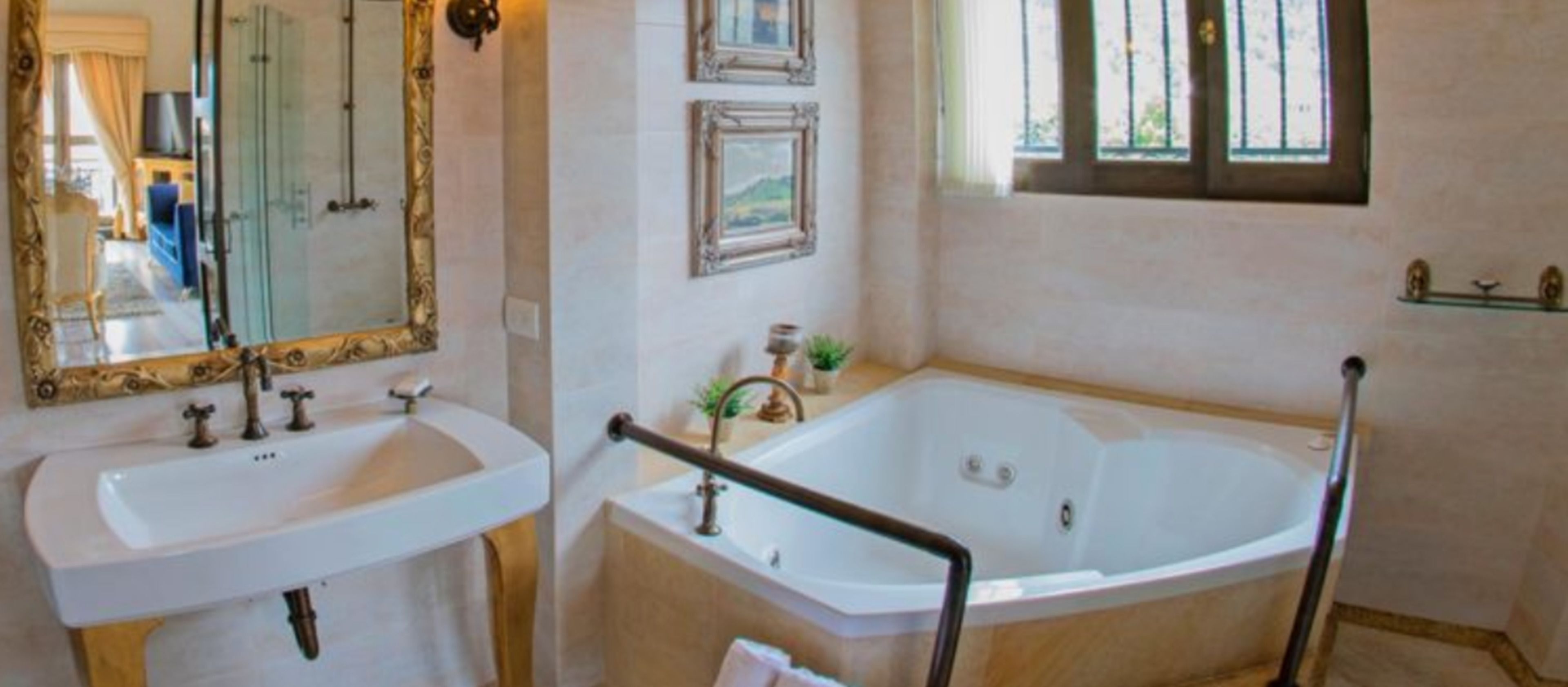 presidential room | jetted bathtub