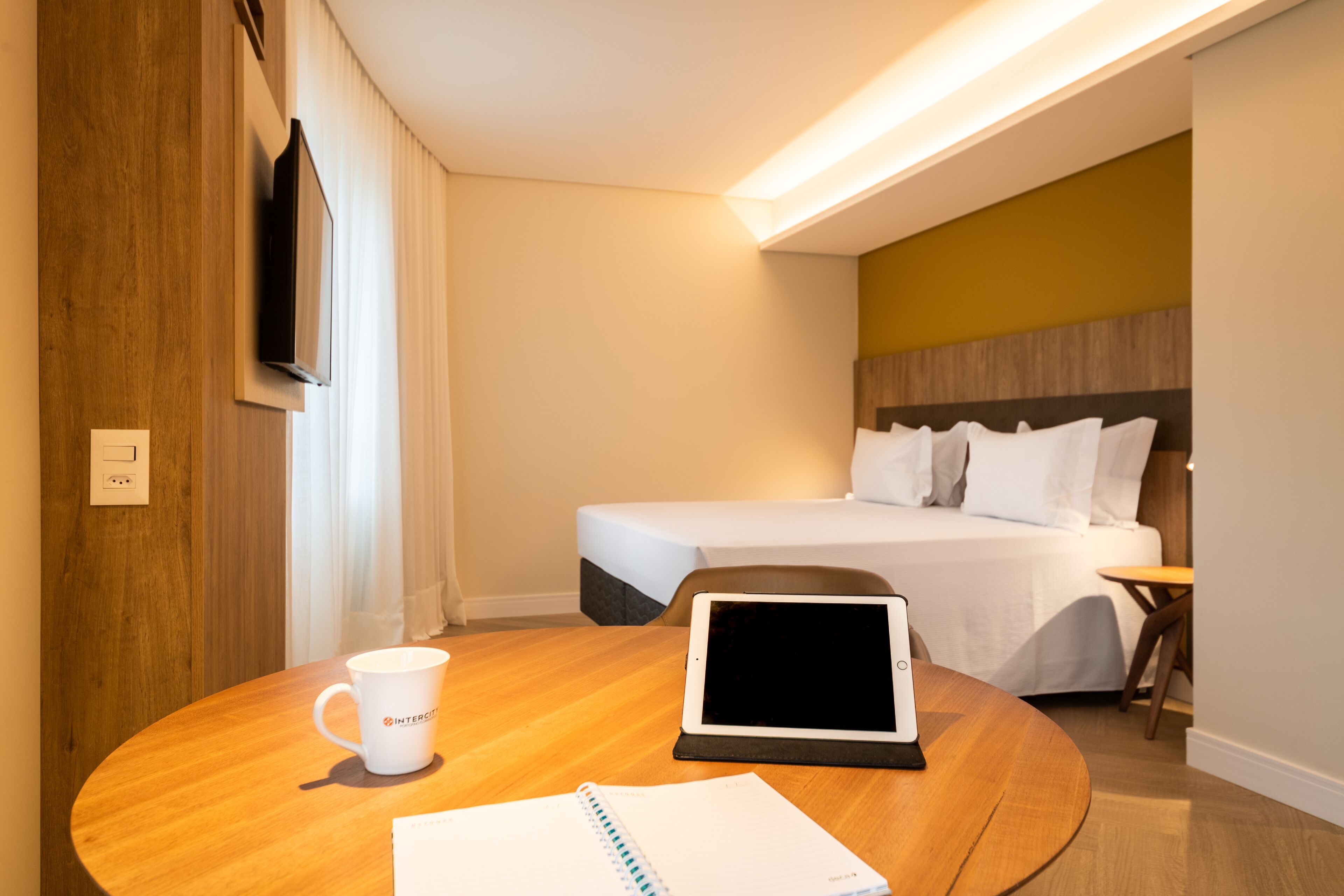 suíte casal - 1 cama king | 1 bedroom, minibar, in-room safe, blackout curtains