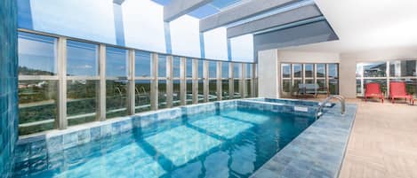 Indoor pool, pool loungers