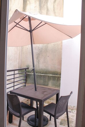 Standard Room, 1 Bedroom, Balcony | Balcony
