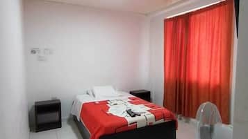 Standard Room, 1 Double Bed, Private Bathroom | In-room safe, individually furnished, laptop workspace