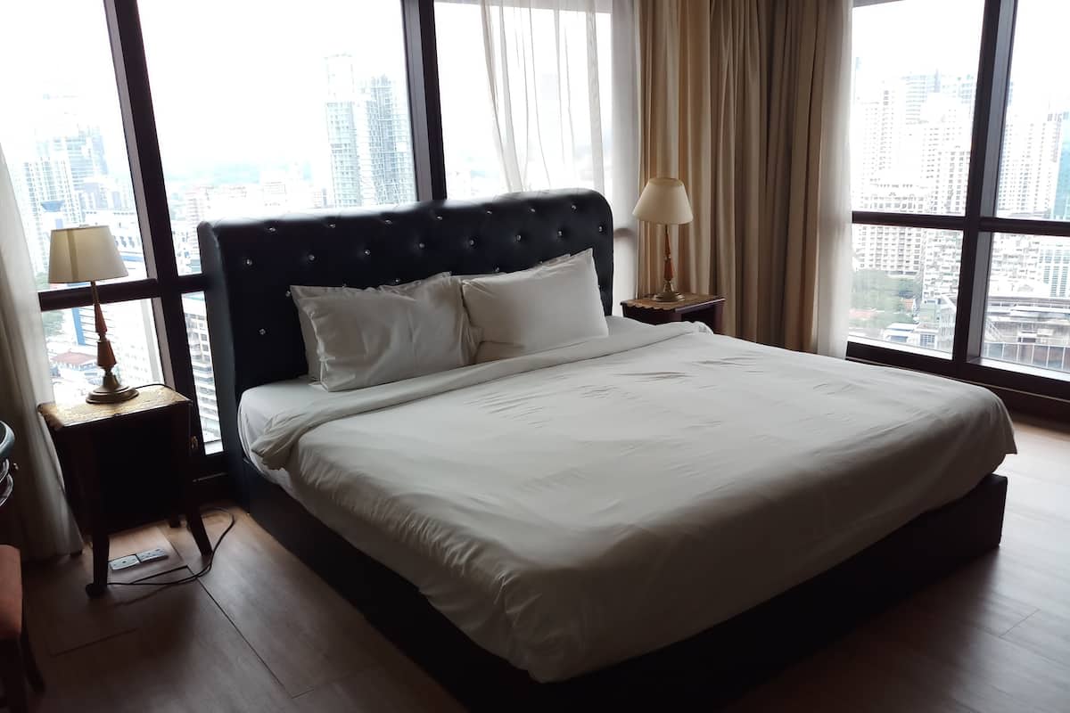 Family Apartment | Iron/ironing board