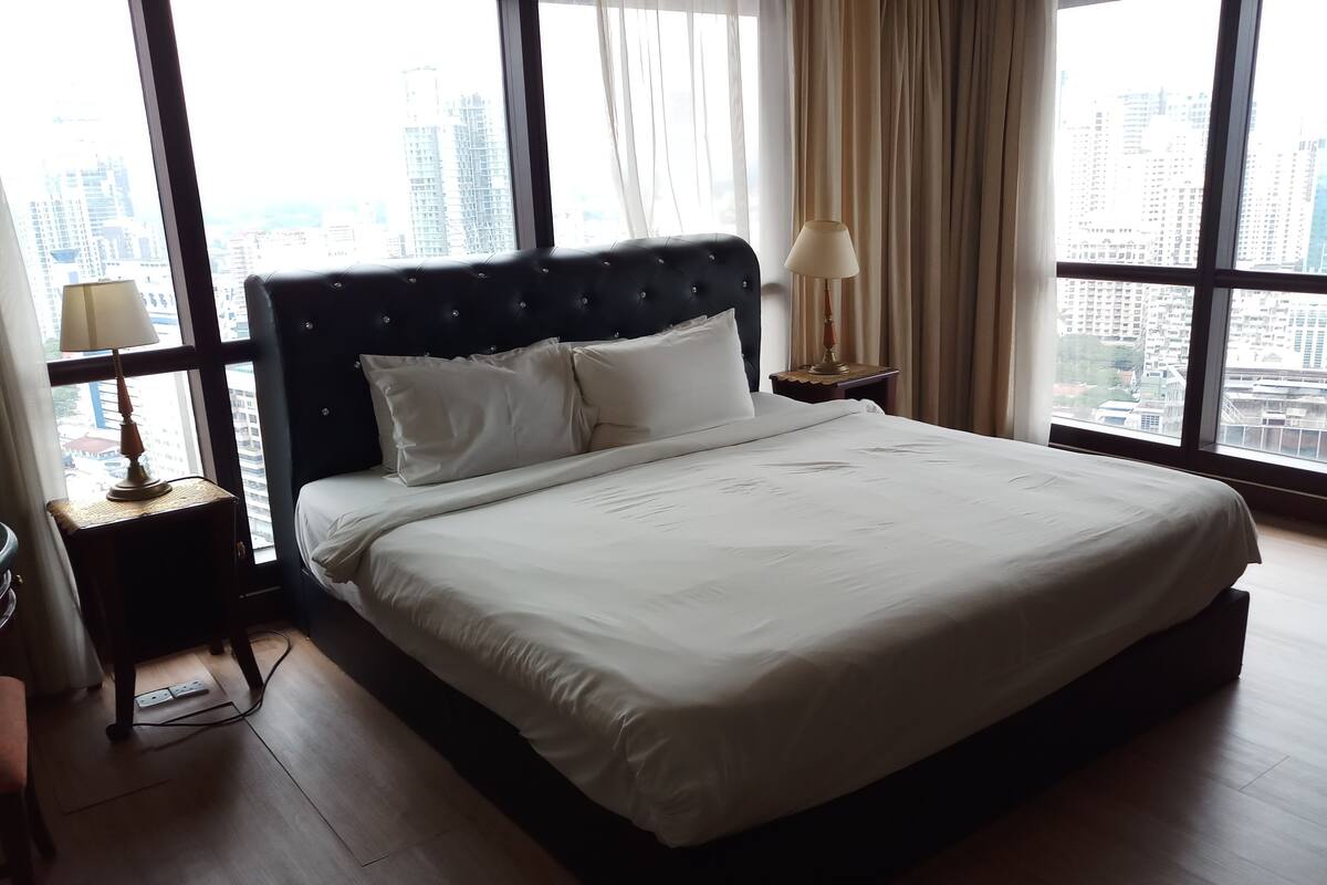 Family Apartment | Iron/ironing board, free wired internet