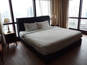 Family Apartment | Iron/ironing board, free wired internet - Jannat Suite at Times Square (Kuala Lumpur)