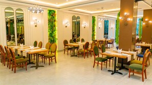 Restaurant - Grand Midway Hotel (Baku)