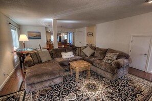 TV, fireplace - Blue Angel Chalet (South Lake Tahoe)