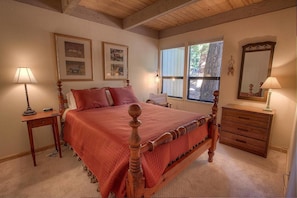 4 bedrooms, free WiFi - Cheyenne's Place (Kings Beach)