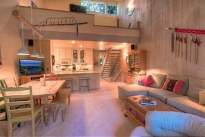 TV, fireplace