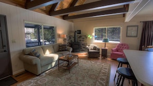 Unclassified image, 2 of 22, button - Cozy Cabin (South Lake Tahoe)
