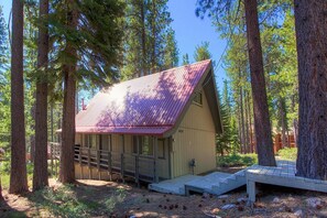 Exterior - Cozy Cabin (South Lake Tahoe)