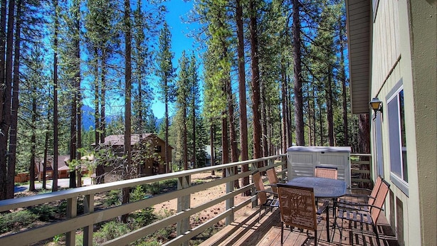 Unclassified image, 1 of 22, button - Cozy Cabin (South Lake Tahoe)