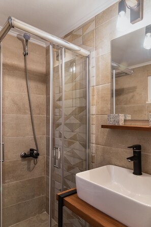 Free toiletries, hair dryer, towels, soap - Siesta (Chania)
