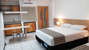 Minibar, blackout drapes, iron/ironing board, WiFi (free) - Mamaloo Pousada (Maceió)