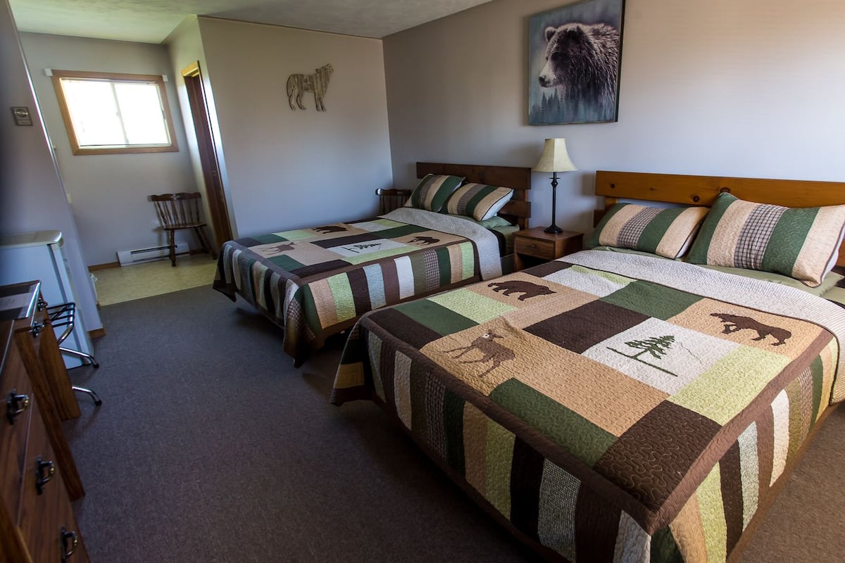 WiFi (free), bed sheets