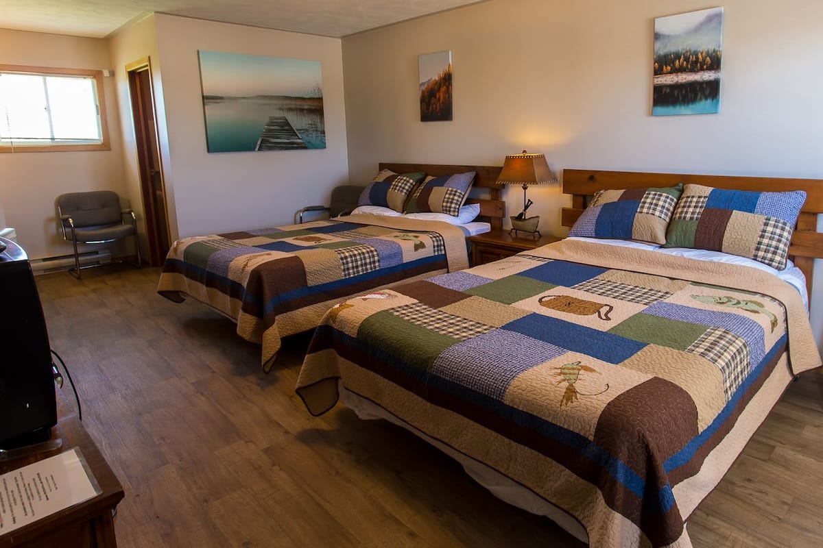WiFi (free), bed sheets