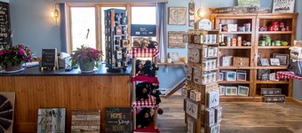 Bear Tracks Inn