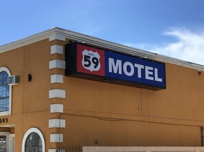 Exterior - Hwy 59 Motel Laredo Medical Center (Laredo)