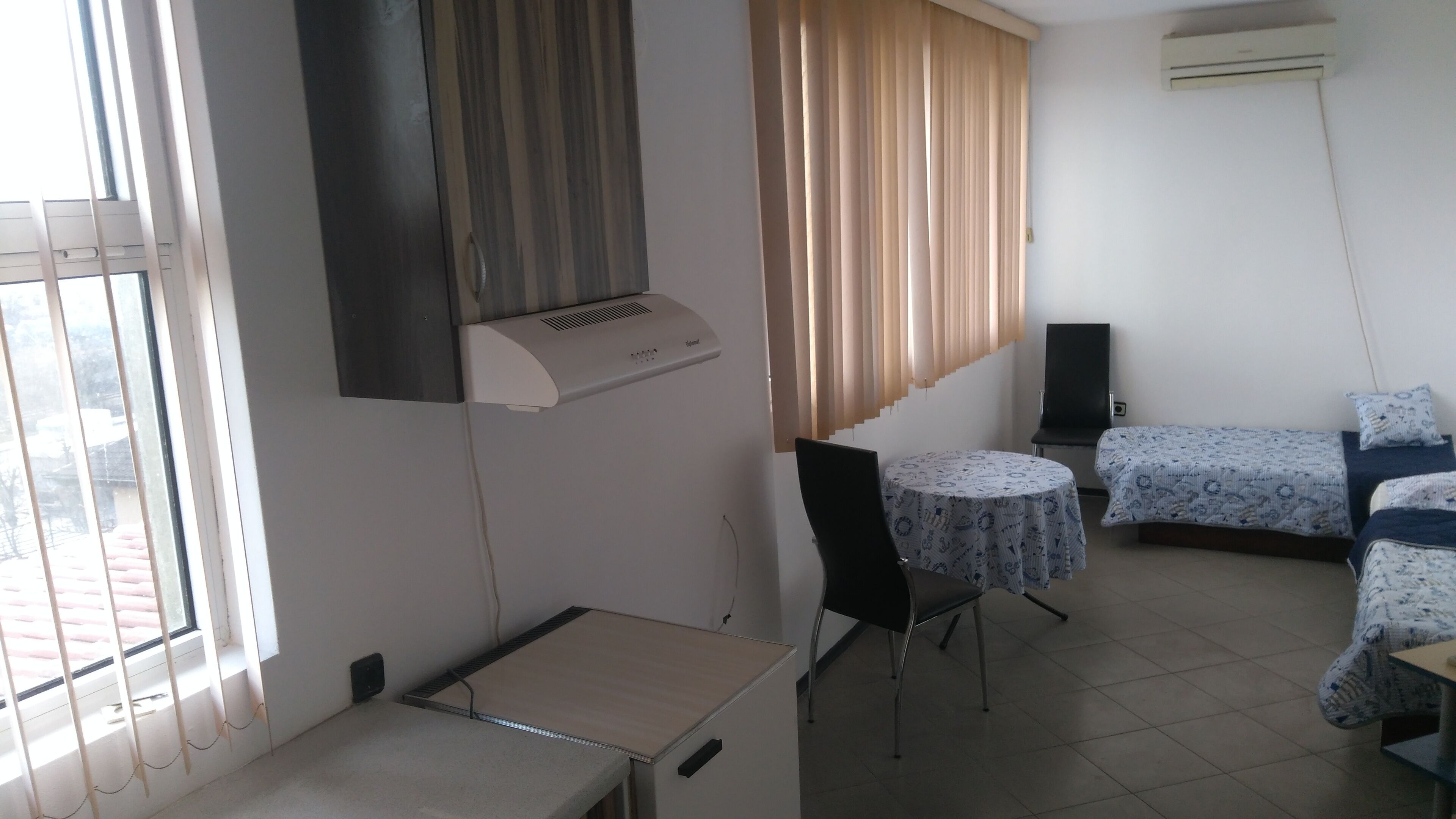 1 chambre, fer et planche à repasser, accès Internet