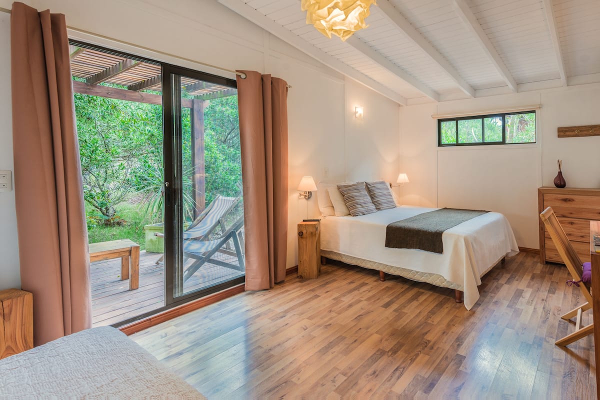 Ropa de cama de alta calidad y minibar