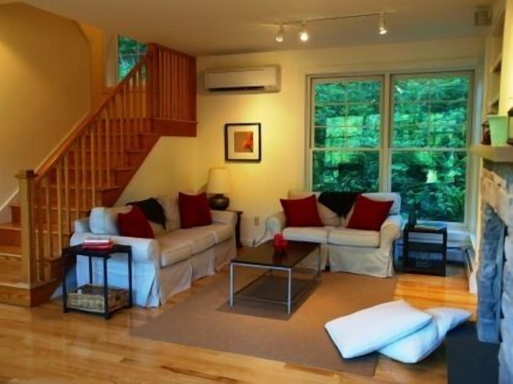 Modern, Bright Treestyle Chalet...Be on the Slopes in Minutes!