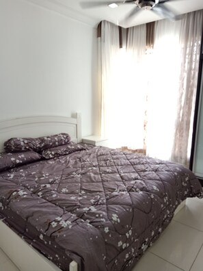 Basic-Apartment | Schreibtisch, Verdunkelungsvorhänge, Bügeleisen/Bügelbrett, Bettwäsche