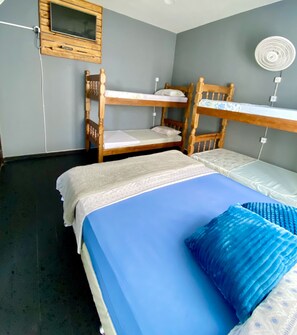 Family Suite | In-room safe, bed sheets, wheelchair access