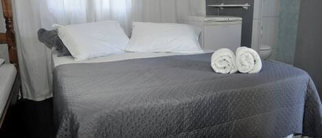 Family Suite | In-room safe, bed sheets, wheelchair access