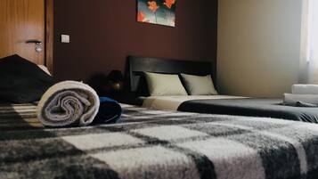 Design Suite, Private Bathroom | Blackout drapes, soundproofing, iron/ironing board, free WiFi